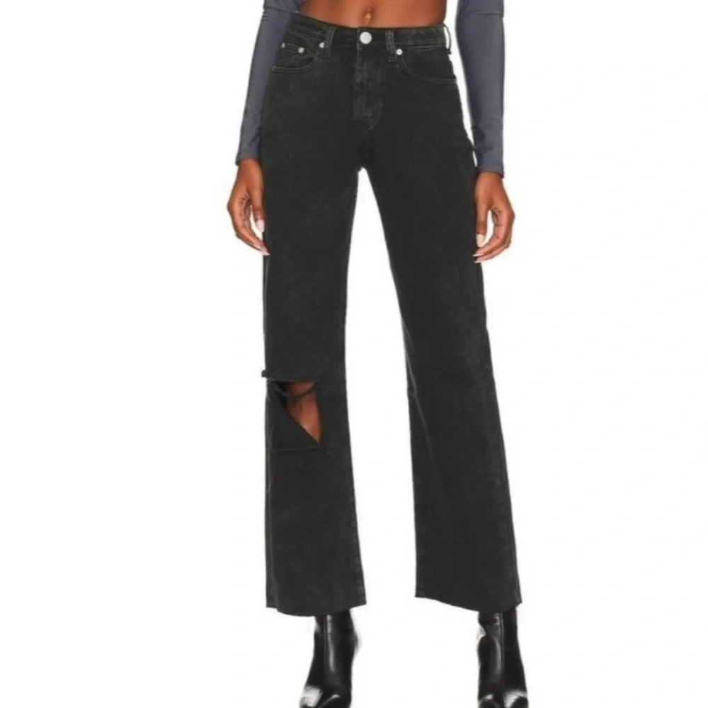 Superdown Davina distressed straight leg jeans black 17535